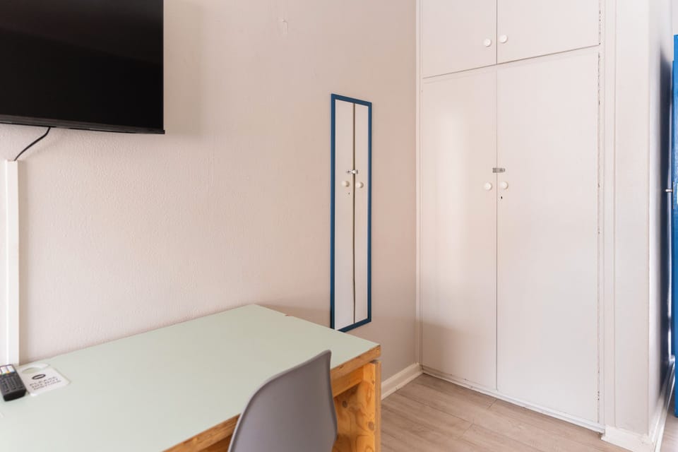 Standard Studio, 1 King Bed, Ensuite | Premium bedding, blackout drapes, free WiFi, bed sheets