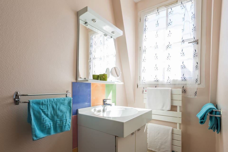 Free toiletries, hair dryer