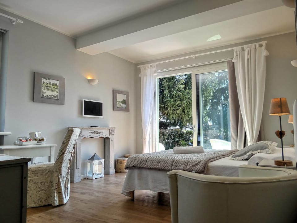 Memory foam beds, minibar, in-room safe, desk