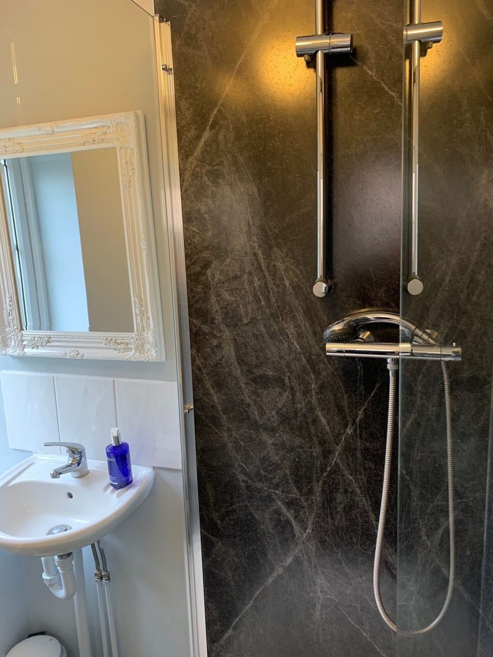 Comfort Double Room, Garden View | Bathroom | Hair dryer, towels