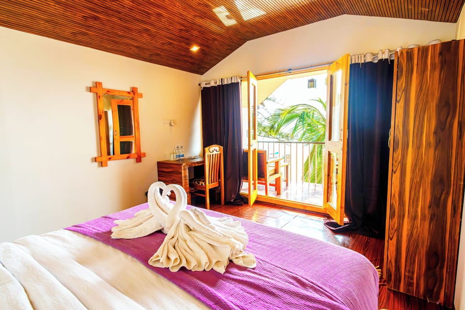 Upper Floor Sea View Cottage | Living area