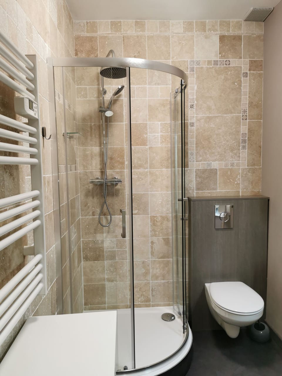 Room (Danoise) | Individually decorated, individually furnished, free WiFi, bed sheets