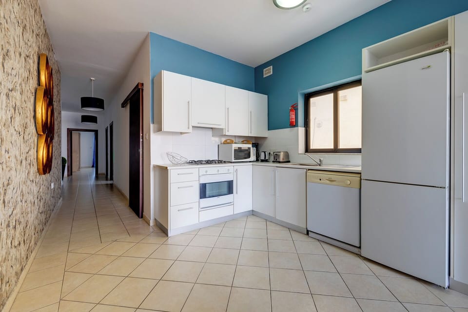 Apartment, 2 Bedrooms, Balcony | Private kitchen | Full-size fridge, microwave, oven, stovetop