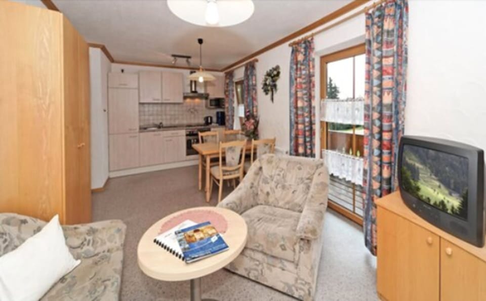 Apartment, Balcony (Type A1) | Private kitchen | Electric kettle, highchair