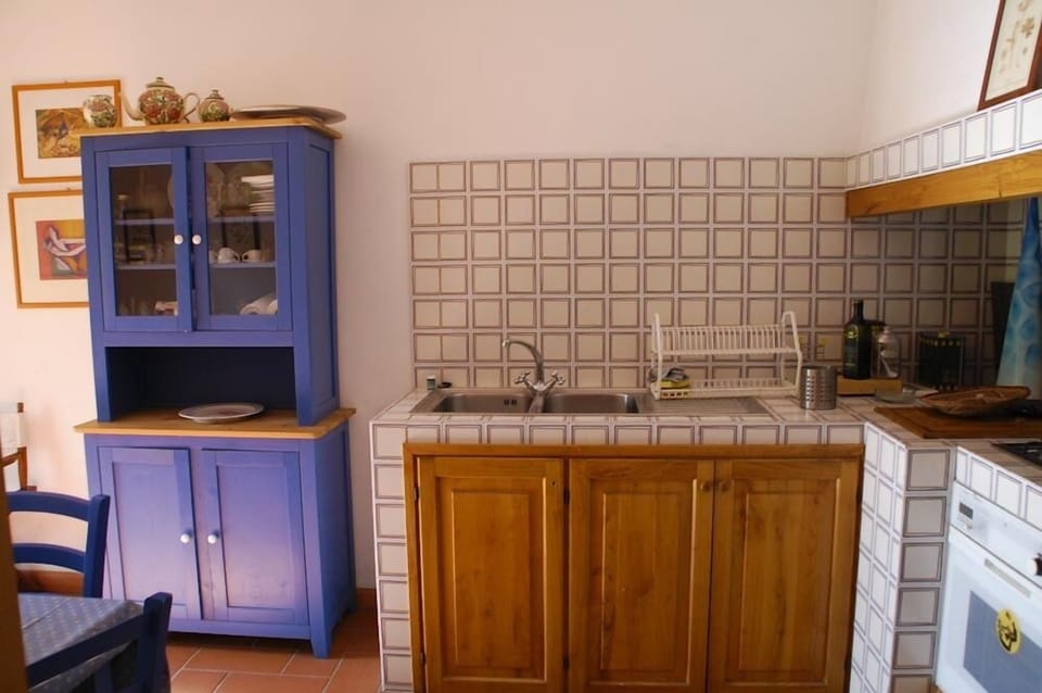 Villa, 5 Bedrooms | Private kitchenette | Full-size fridge, microwave, oven, stovetop