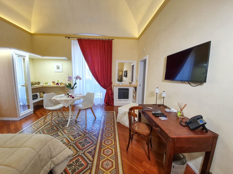 Deluxe Double or Twin Room | Pillowtop beds, free minibar, in-room safe, individually decorated