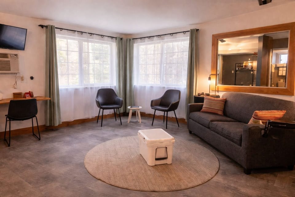 Desk, laptop workspace, blackout drapes, WiFi (free)