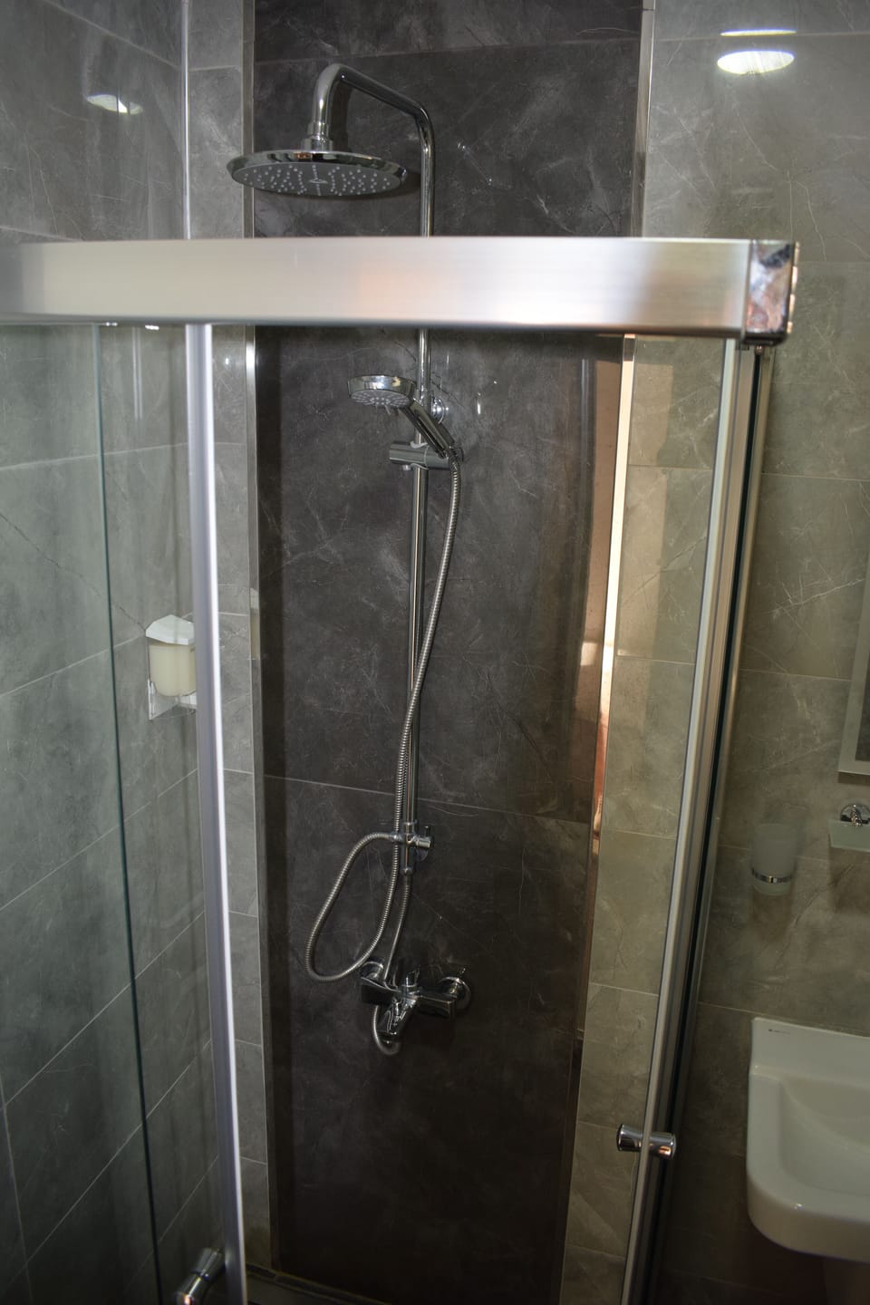 Comfort Twin Room | Bathroom shower