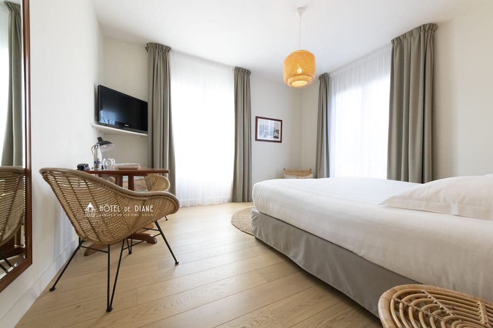 LES SABLES | Hypo-allergenic bedding, in-room safe, desk, soundproofing