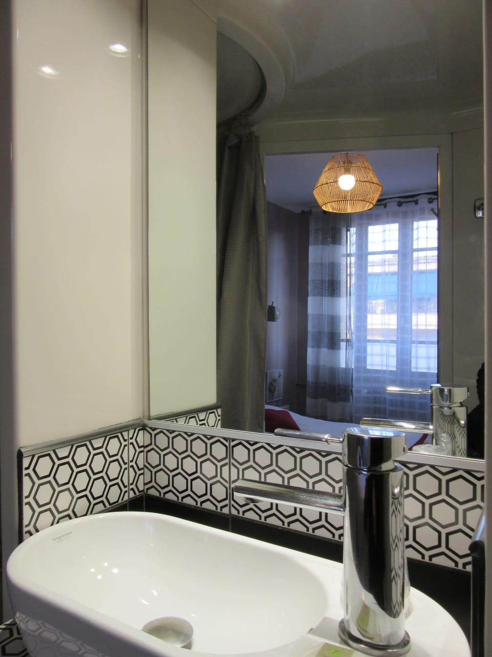 Single Room | Bathroom | Free toiletries, hair dryer, towels