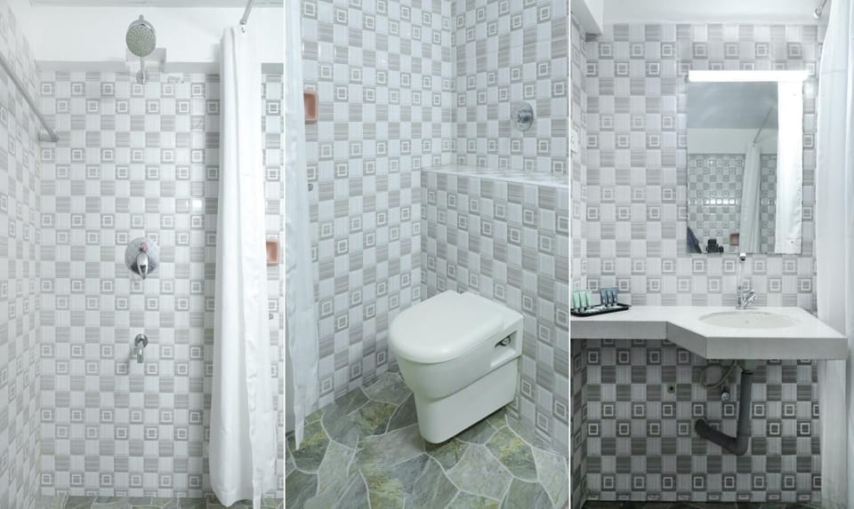 Shower, free toiletries, towels
