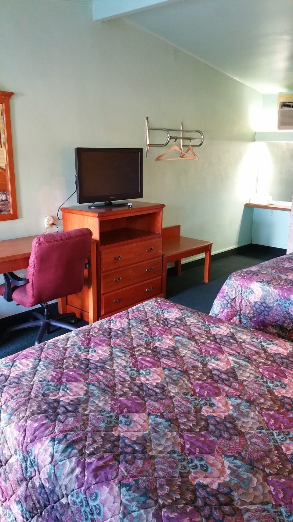 Classic Room, 2 Double Beds, Non Smoking | Desk, free WiFi