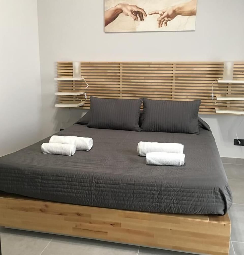 Standard Double Room, Courtyard View | Blackout drapes, free WiFi, bed sheets