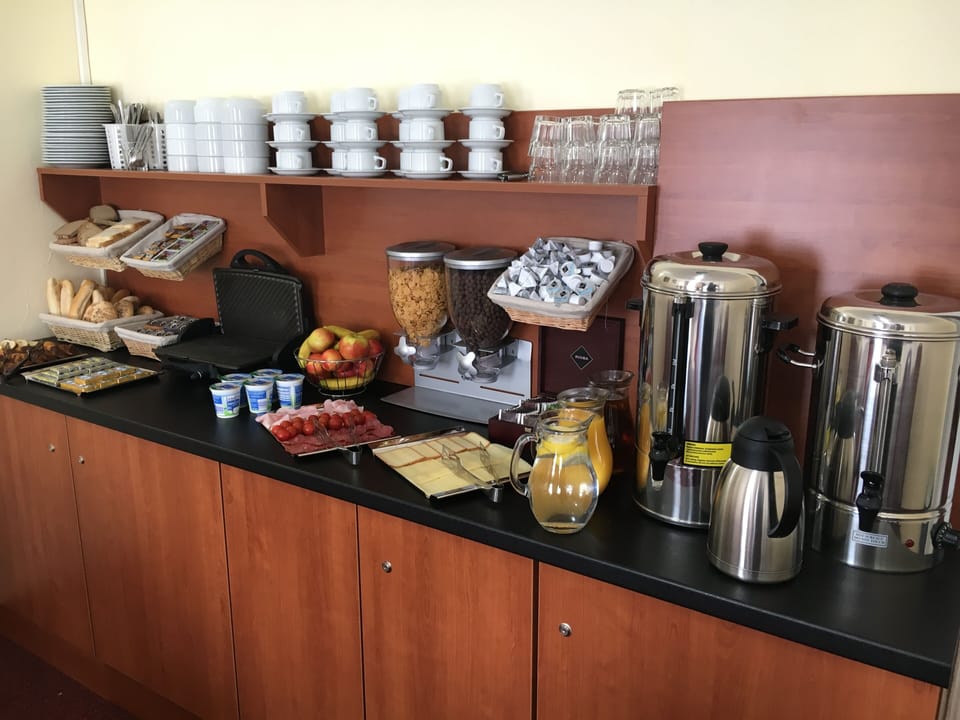 Daily buffet breakfast for a fee