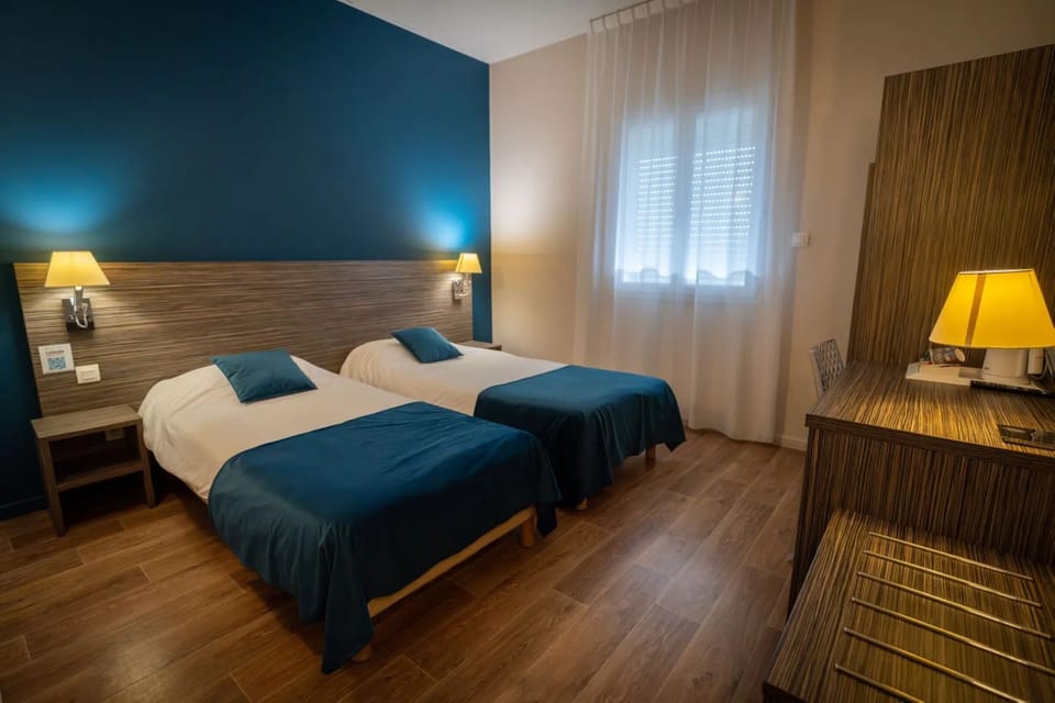 Comfort Twin Room, Non Smoking | Premium bedding, desk, blackout drapes, soundproofing