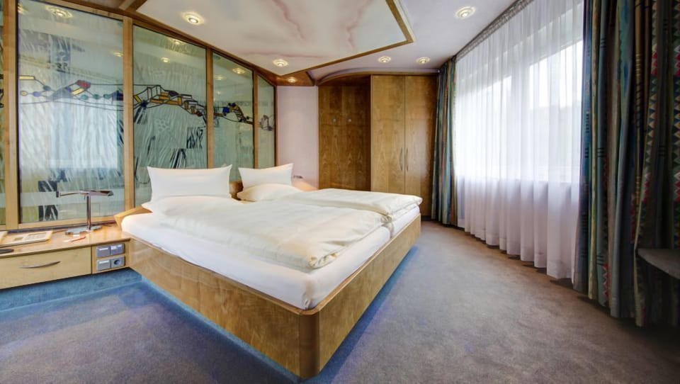 Exclusive Suite | In-room safe, desk, iron/ironing board, free cribs/infant beds