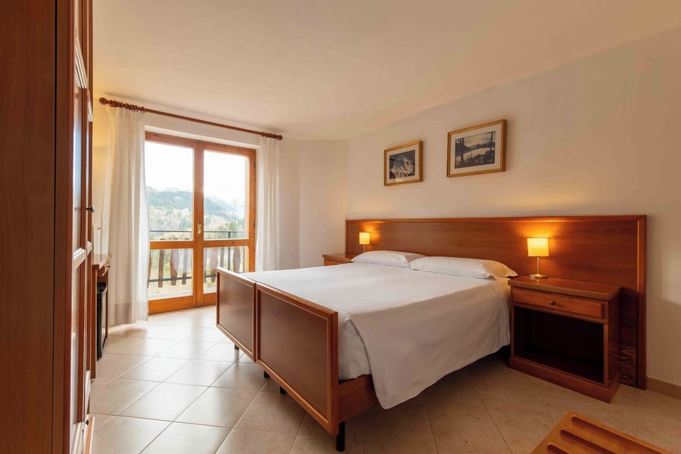 Deluxe Double Room | Minibar, in-room safe, desk, cribs (surcharge)