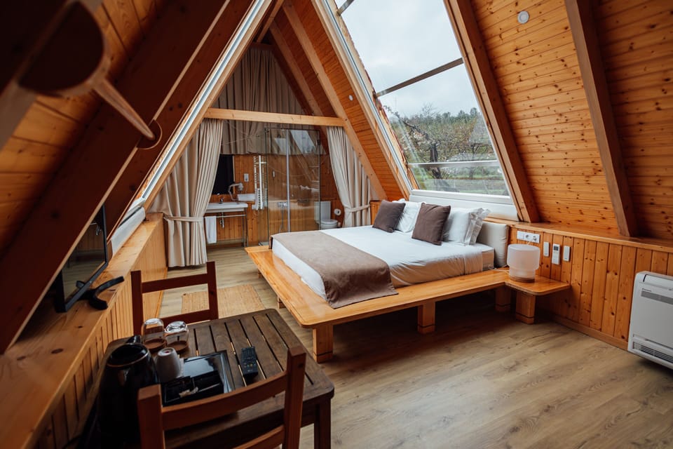 Signature Cabin | In-room safe, desk, blackout drapes, soundproofing