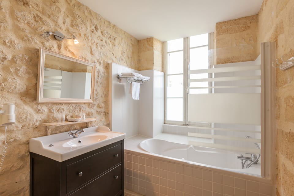 Château Fleur de Roques Hotel in Nouvelle-Aquitaine