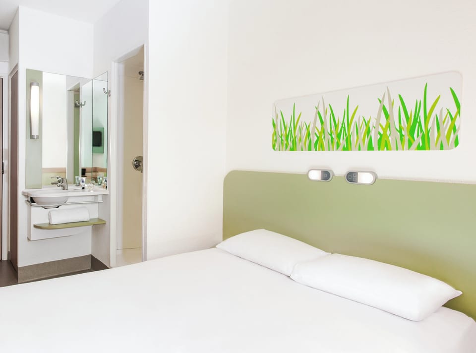 Standard Double Room, 1 Double Bed | Desk, free WiFi, bed sheets