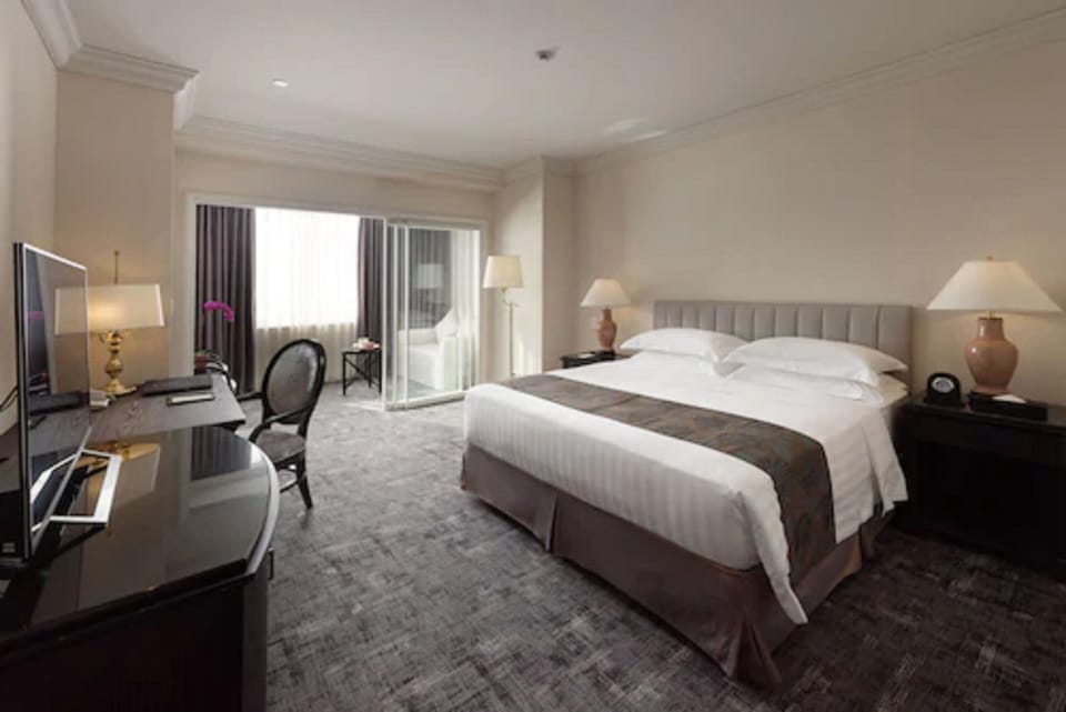 Standard Double Room, Non Smoking, Bay View | Down comforters, in-room safe, desk, blackout drapes