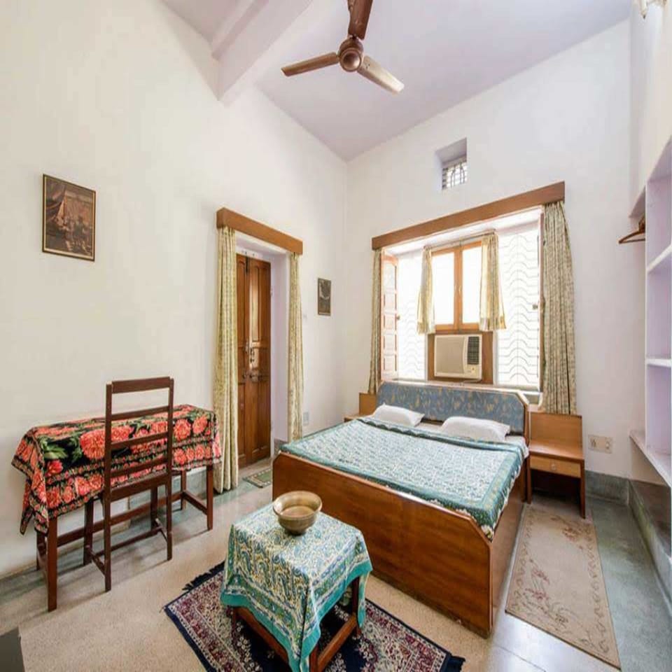 Deluxe Room | Desk, laptop workspace, free WiFi, bed sheets