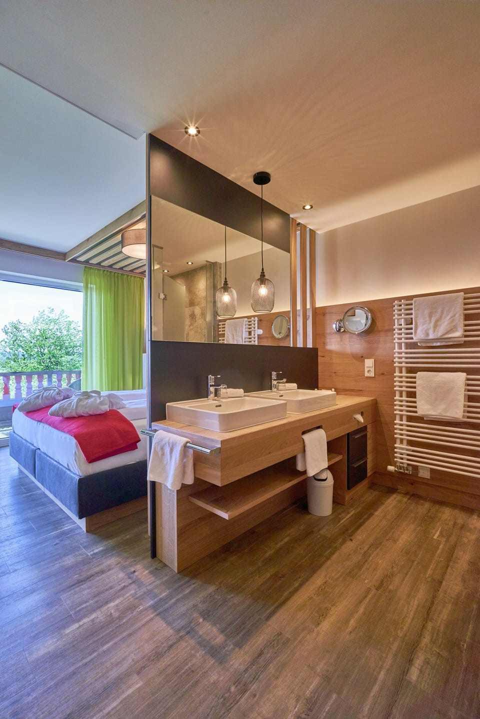Design Double Room, 1 Queen Bed, Balcony, Mountain View | Bathroom | Shower, hair dryer, bathrobes, towels
