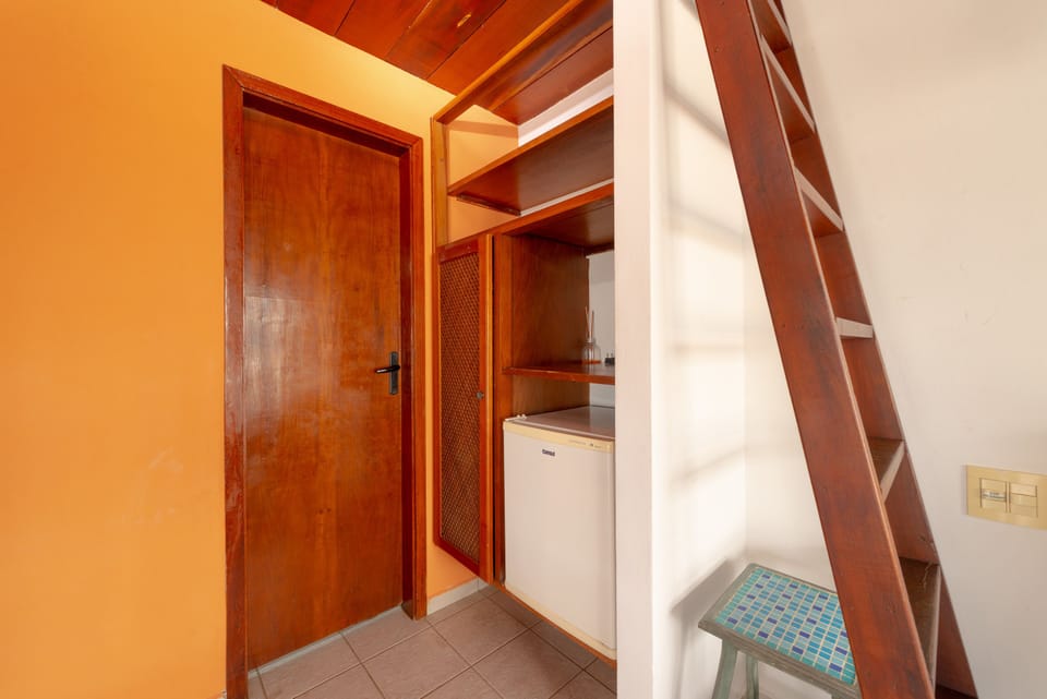 Deluxe Suite, Ocean View | In-room safe, free WiFi, bed sheets