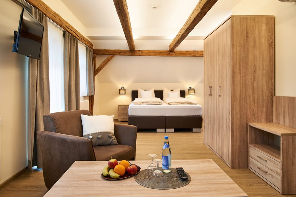 Superior Double Room, Balcony (Kastanie) | Hypo-allergenic bedding, desk, laptop workspace, blackout drapes