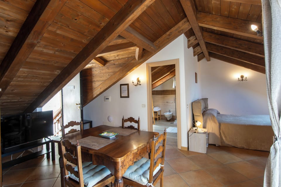 Deluxe Double Room, 1 Double Bed with Sofa bed, Non Smoking, Ocean View | Living area | Flat-screen TV
