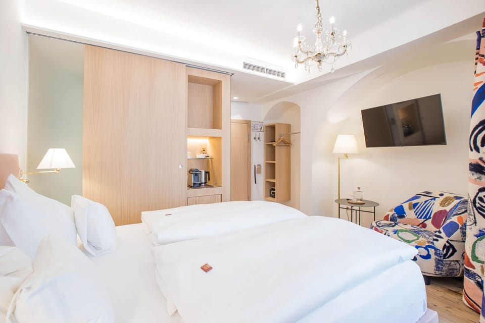 Comfort Double Room | Hypo-allergenic bedding, minibar, in-room safe, individually decorated