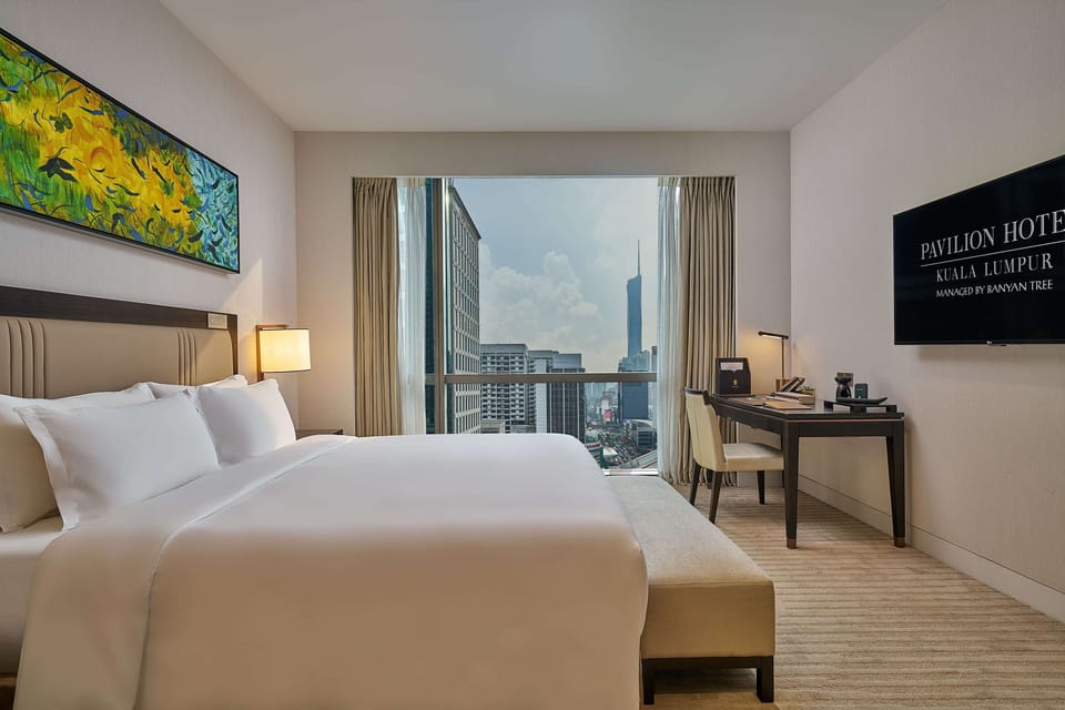 Suite, 1 King Bed (Urban) | Premium bedding, down comforters, minibar, in-room safe