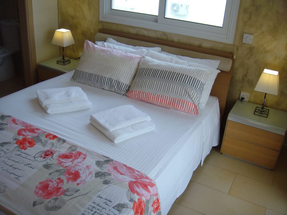 Villa, 4 Bedrooms | 4 bedrooms, soundproofing, iron/ironing board, free cribs/infant beds