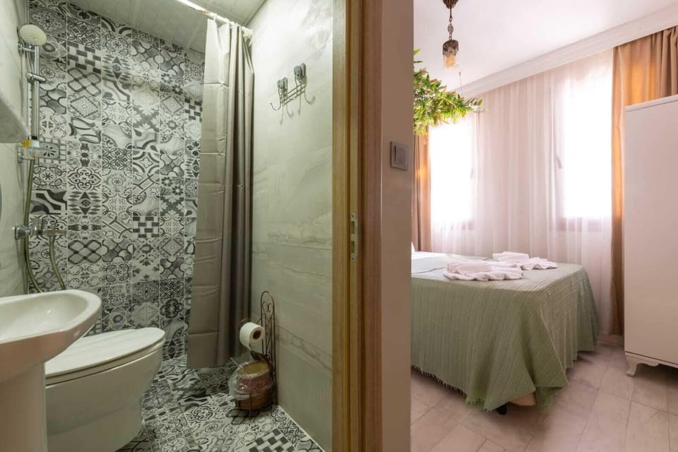 Economy Studio | Free WiFi, bed sheets