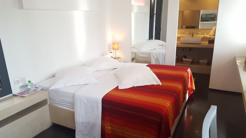 Double Room (2) | Premium bedding, in-room safe, soundproofing, free WiFi