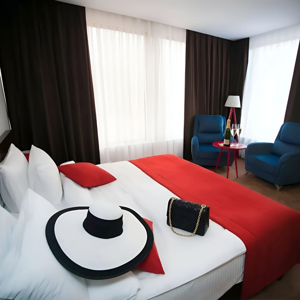 Superior Double Room, Balcony | Egyptian cotton sheets, premium bedding, pillowtop beds, minibar