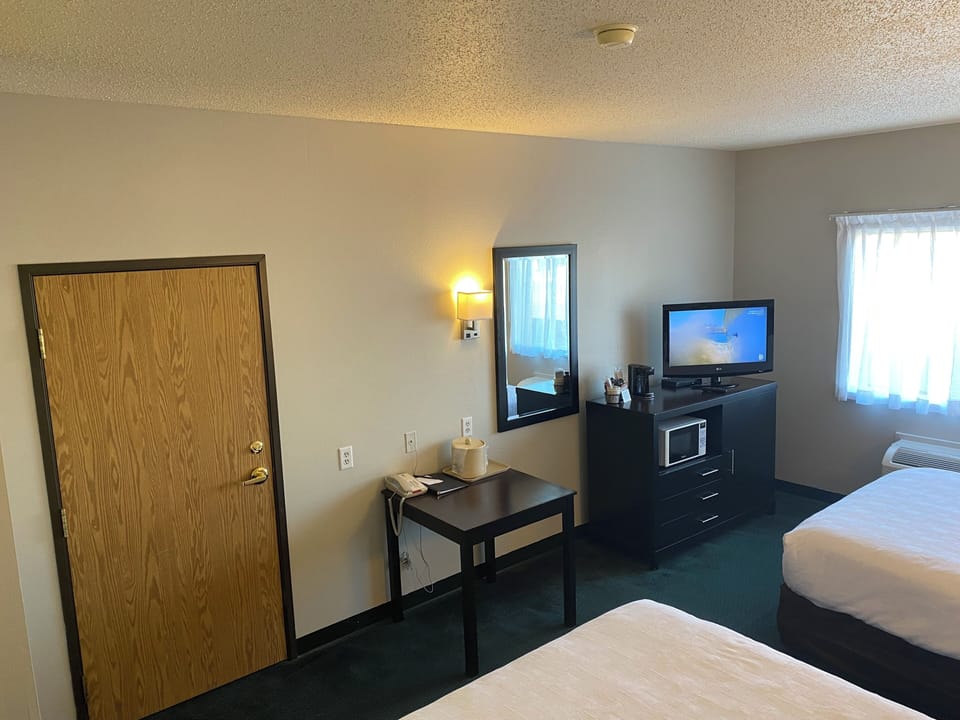 Deluxe Room, 2 Queen Beds, Non Smoking | Desk, WiFi (free), alarm clocks, bed sheets