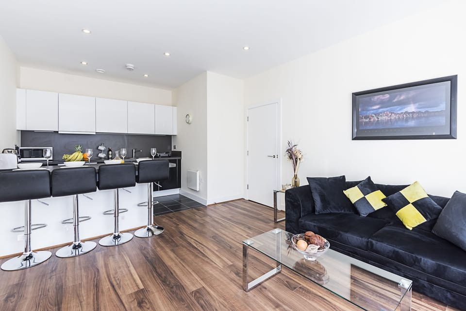 Executive Apartment, 2 Bedrooms, 2 Bathrooms, Garden View | Living room | Flat-screen TV