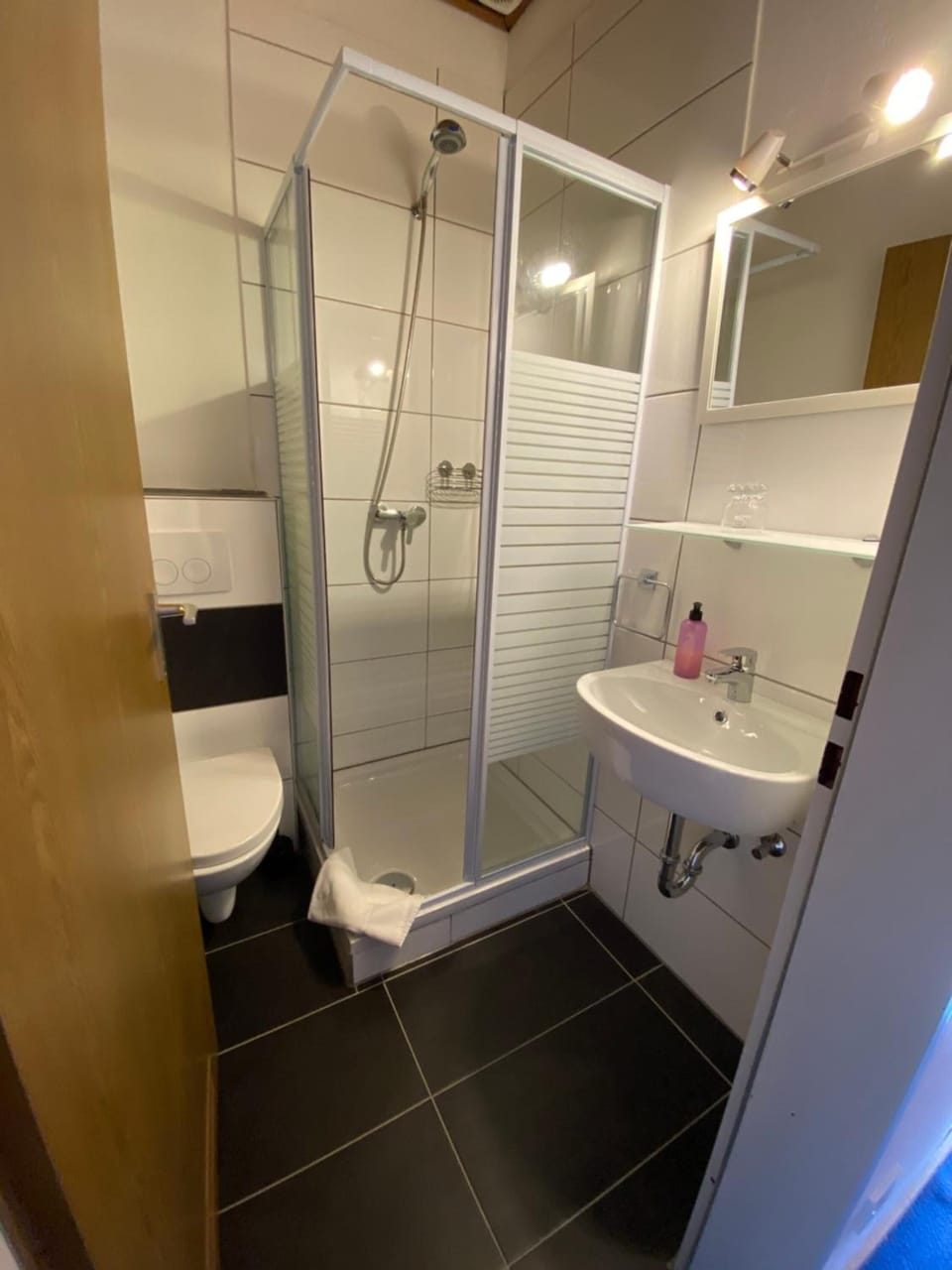Single Room | Bathroom | Towels
