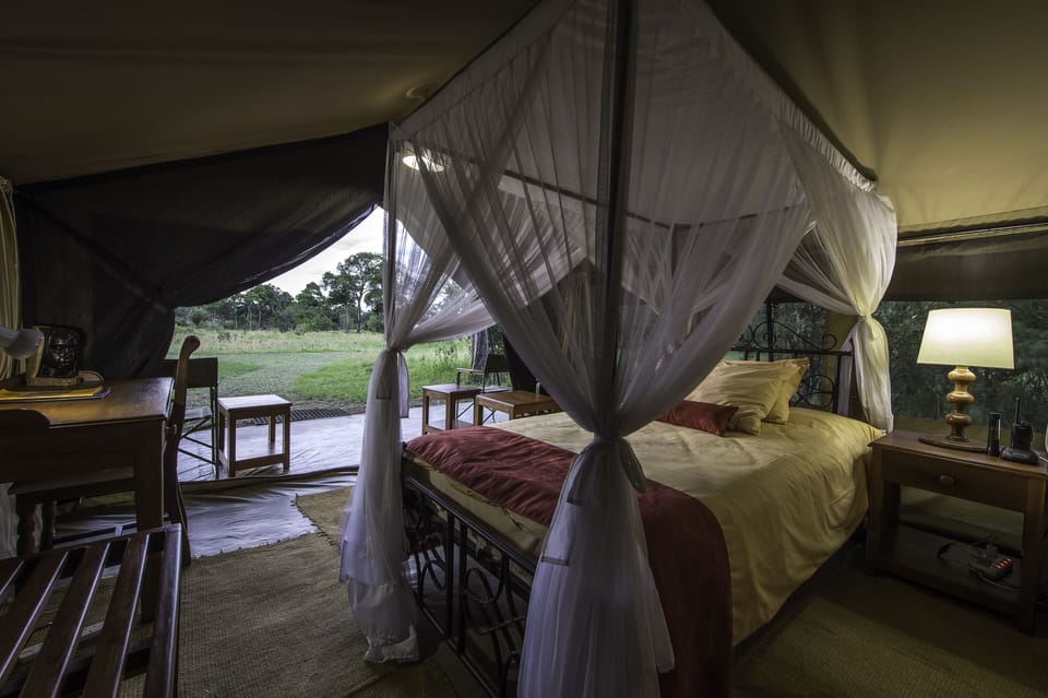 Luxury Tent Single/Double | In-room safe, free WiFi, bed sheets