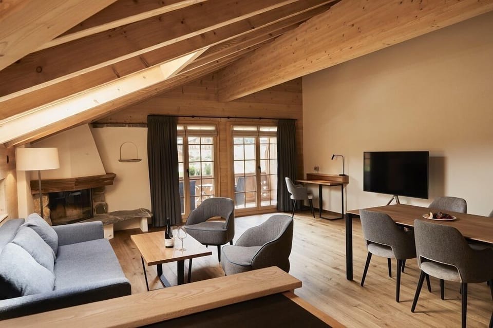 Panoramic Apartment | Living area | Flat-screen TV