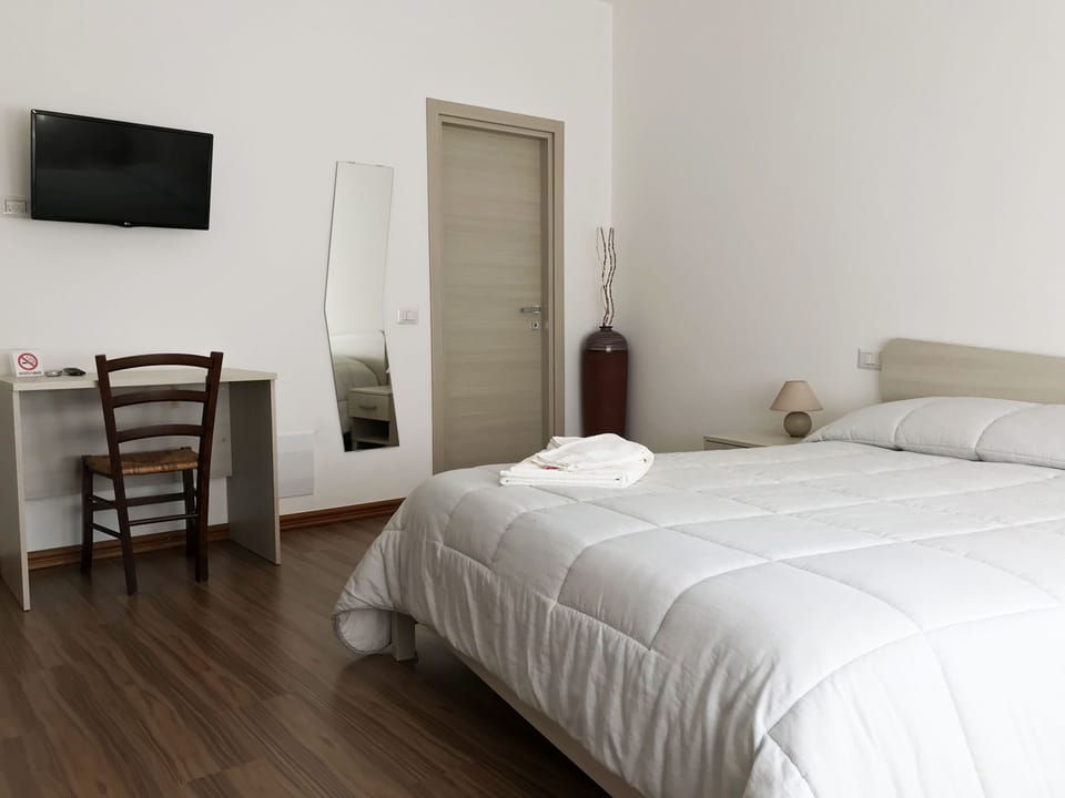 Classic Quadruple Room, Multiple Beds | Free WiFi, bed sheets