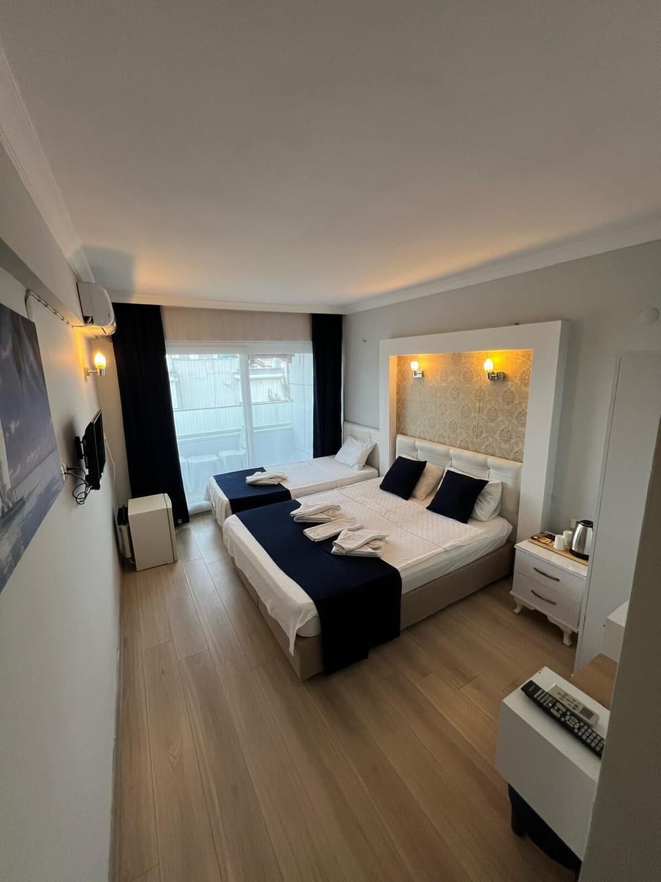 Standard Room | Minibar, in-room safe, soundproofing, free WiFi