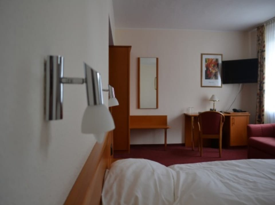 Minibar, desk, free WiFi, bed sheets