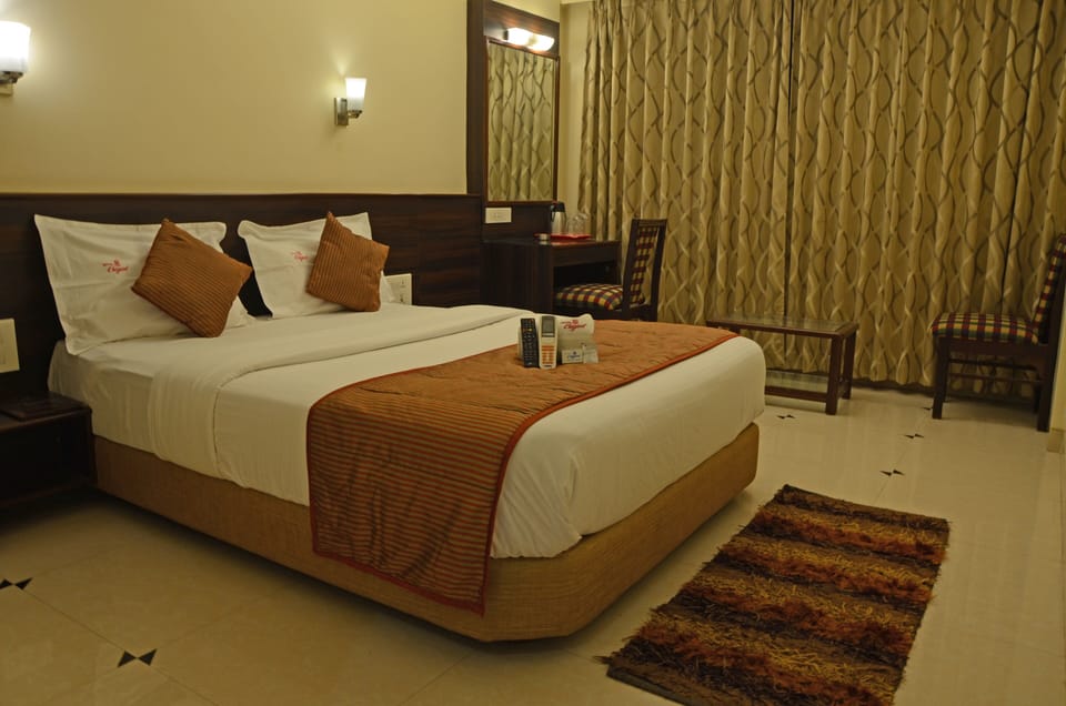 In-room safe, free WiFi, bed sheets