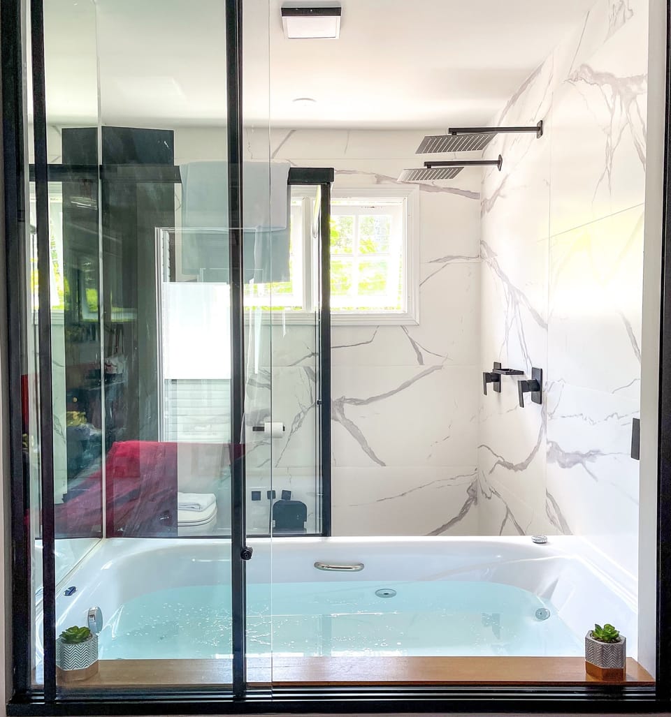 Suite Premium | Bathroom | Free toiletries, hair dryer, towels