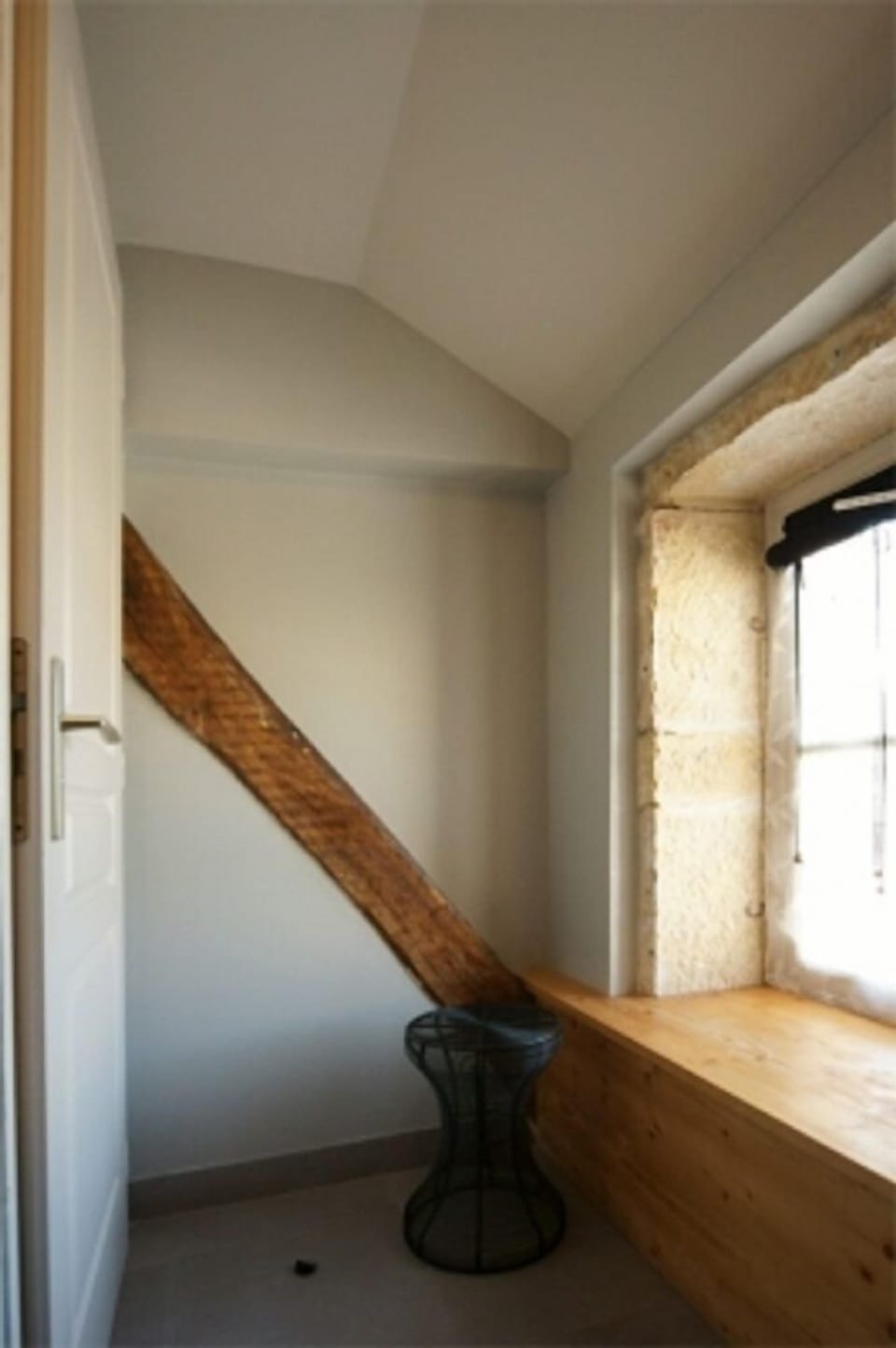 Twin Room (Gueugnonnaise) | Bathroom | Shower, free toiletries, hair dryer, towels