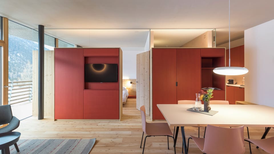 Flat-screen TV, heated floors