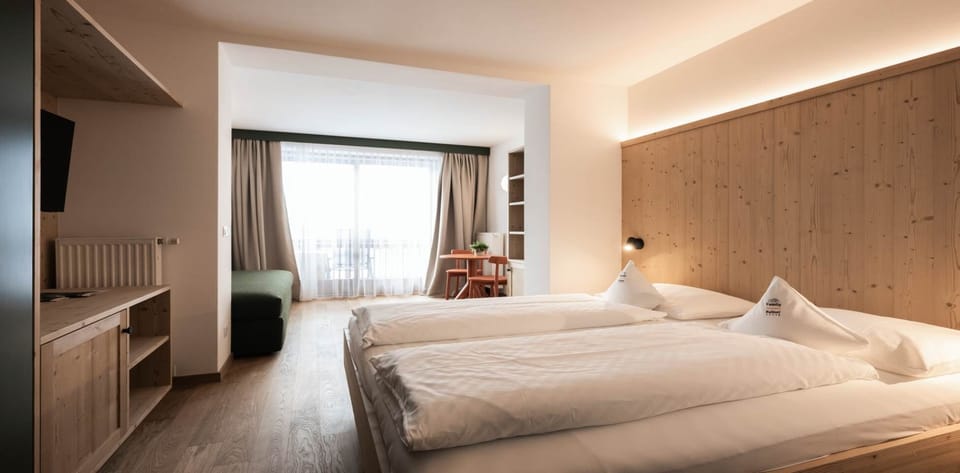 Standard Double Room, 1 Queen Bed, Non Smoking, Mountain View | 2 bedrooms, premium bedding, down comforters, minibar