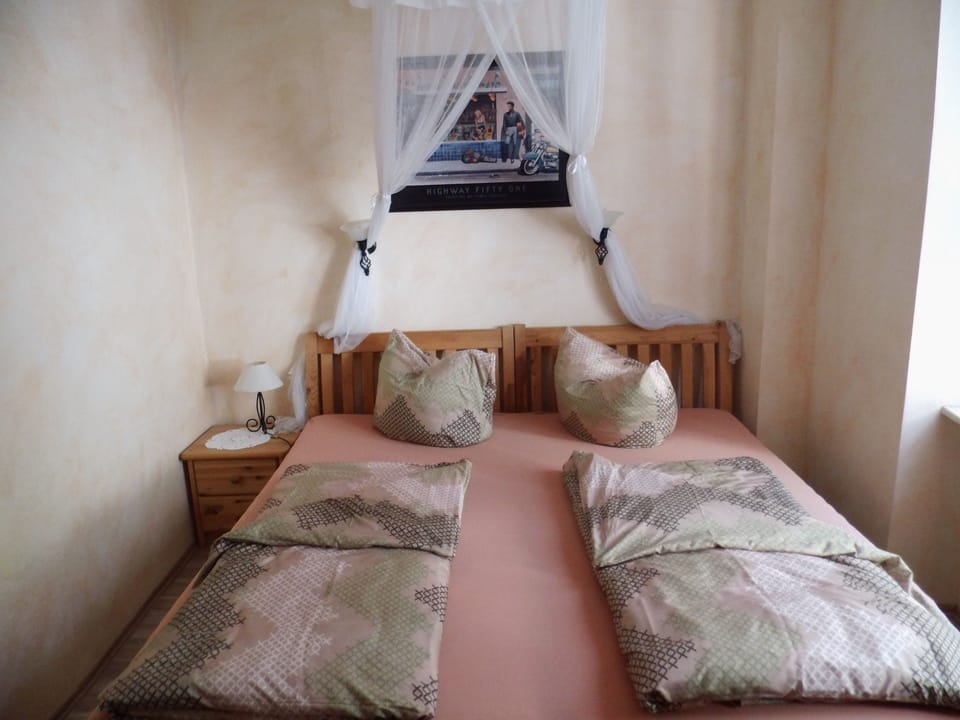 Standard Room | Minibar, free WiFi, bed sheets